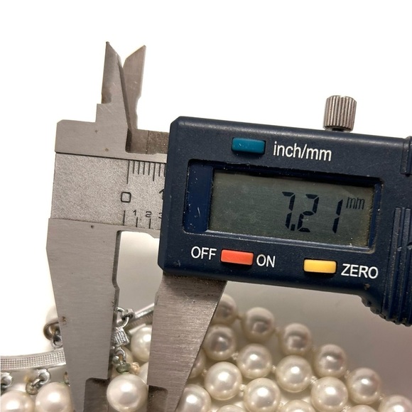 Vintage 4 Strands  of Faux White Pearls 14” Max - Picture 8 of 8